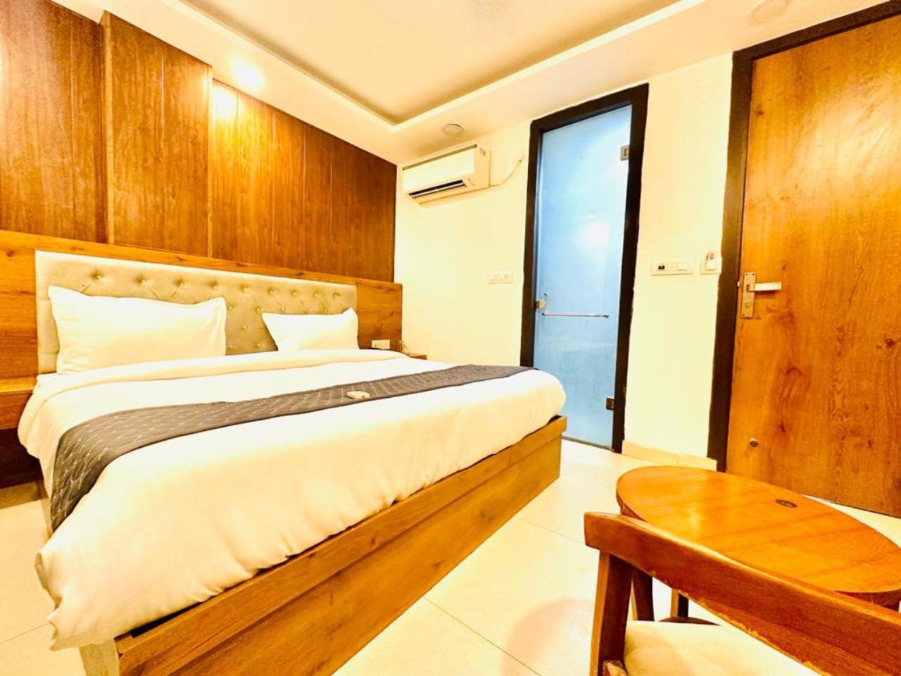 Hotel Galaxy Inn Near Delhi International Airport Yeni Delhi Dış mekan fotoğraf